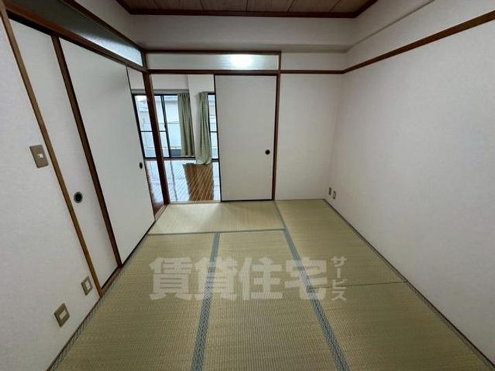 大阪府豊中市永楽荘4丁目の賃貸マンションの子供部屋