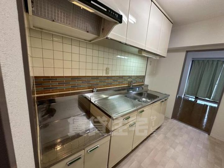 大阪府豊中市永楽荘4丁目の賃貸マンションのキッチン