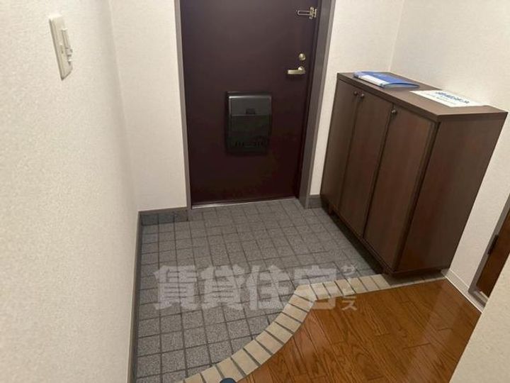 大阪府豊中市永楽荘4丁目の賃貸マンションの玄関