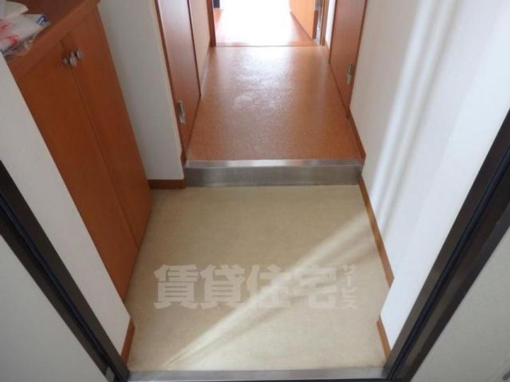 滋賀県草津市東矢倉2丁目の賃貸マンションの玄関