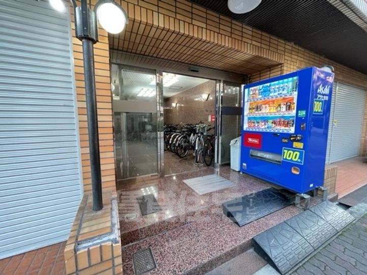 大阪府大阪市住吉区苅田4丁目の賃貸マンションの玄関