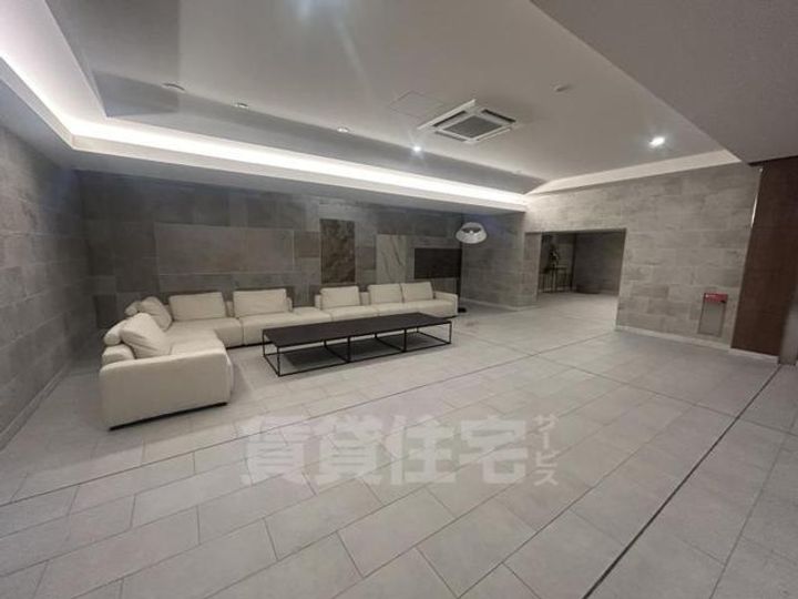 スプランディッド7の玄関