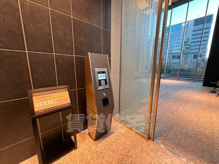 NAGOYA the TOWERの玄関