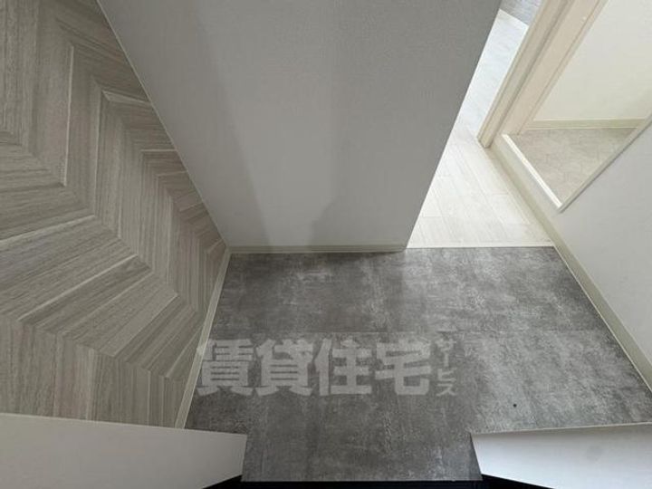 大阪府門真市野里町の賃貸アパートの玄関