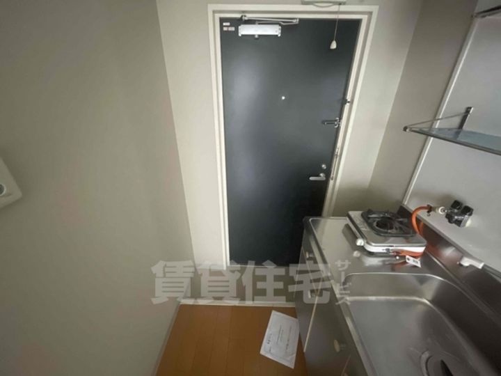 サニーパレスザウエストの玄関