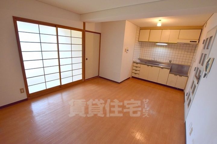 グランドハイツ杉田1の居間