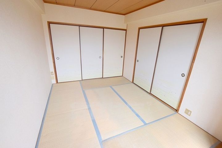 グランドハイツ杉田1の寝室