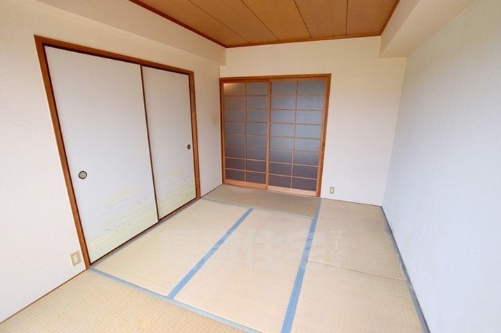 グランドハイツ杉田1の寝室