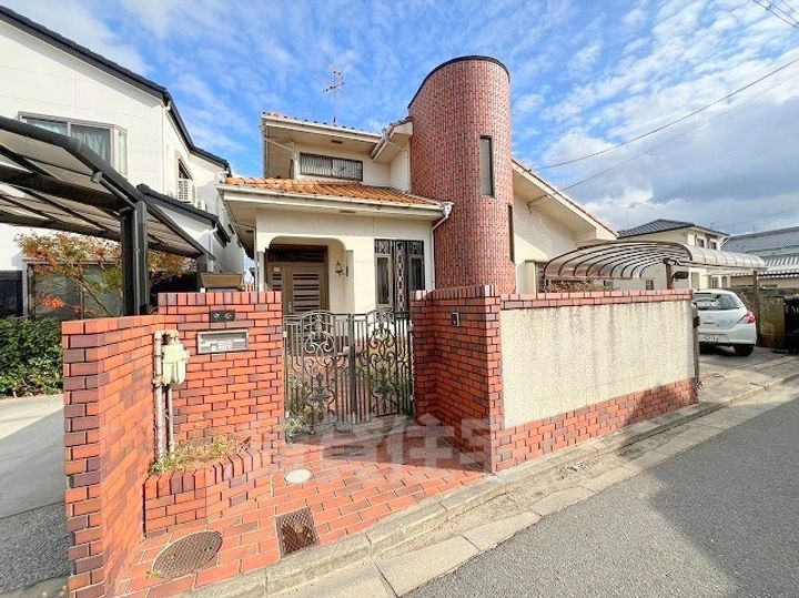 大阪府羽曳野市野(一戸建)の賃貸物件の外観