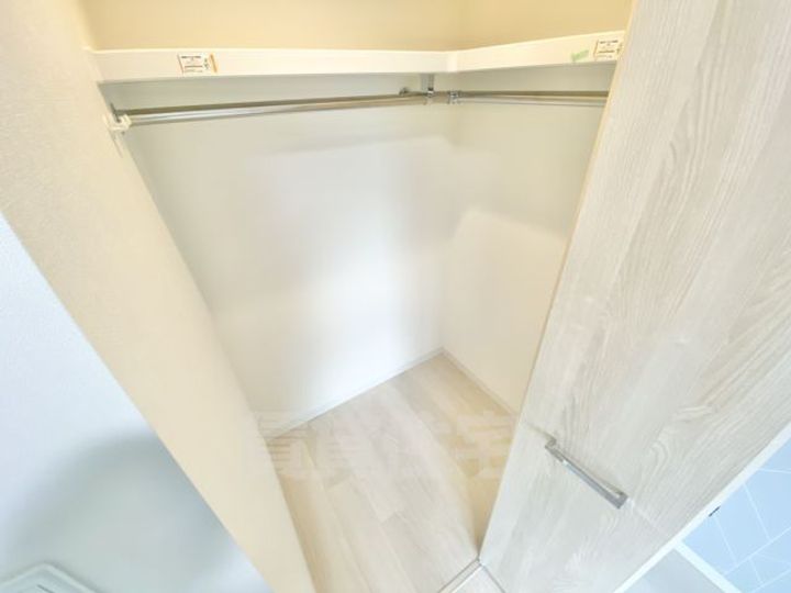 大阪府摂津市正雀本町1丁目の賃貸マンションの内装