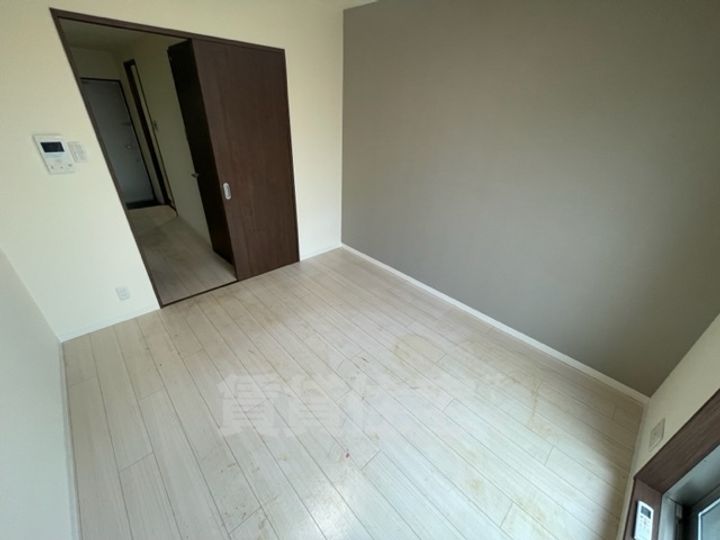 大阪府堺市堺区三宝町5丁の賃貸マンションの寝室