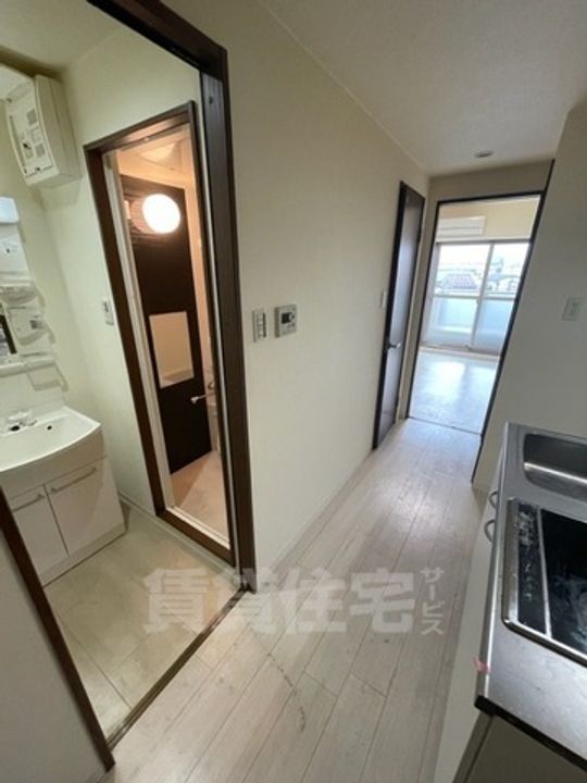 大阪府堺市堺区三宝町5丁の賃貸マンションの内装