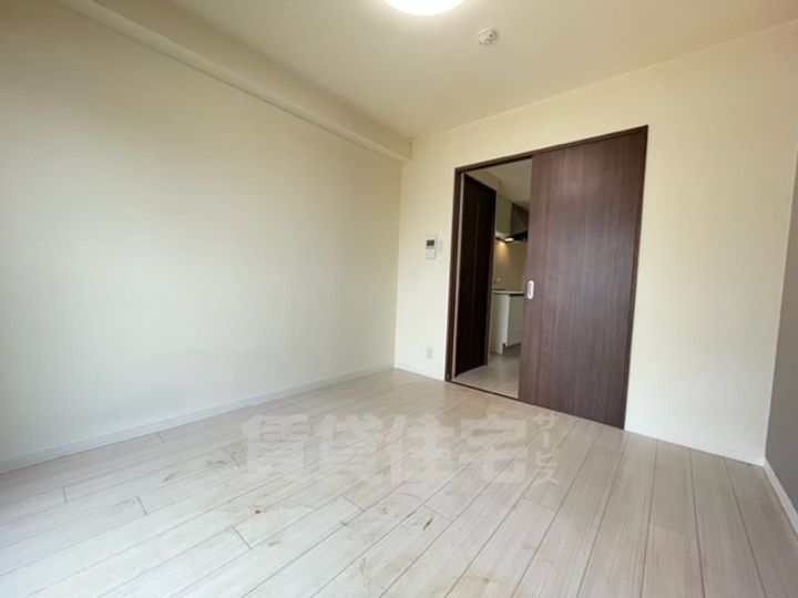 大阪府堺市堺区三宝町5丁の賃貸マンションの寝室