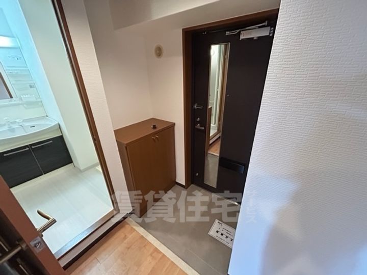 アルコローザの玄関