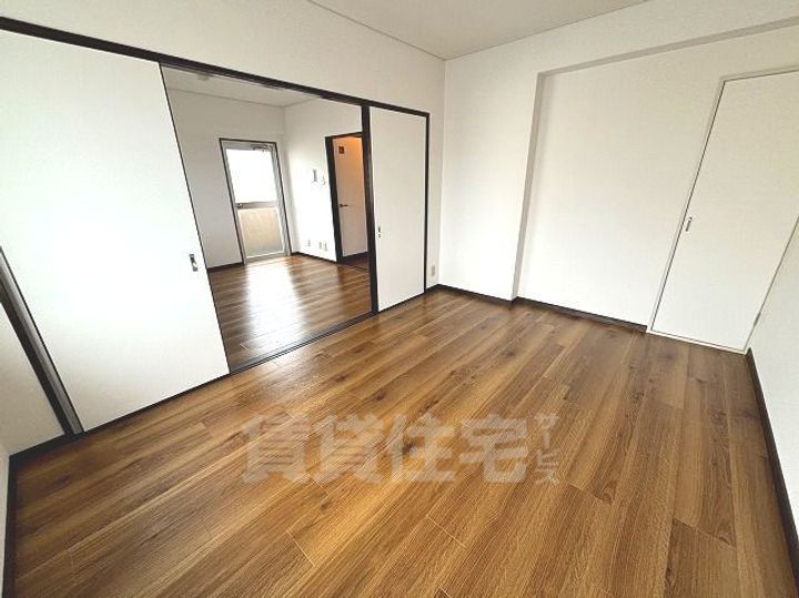 ツカサロイヤルハイツ瓢箪山の居間