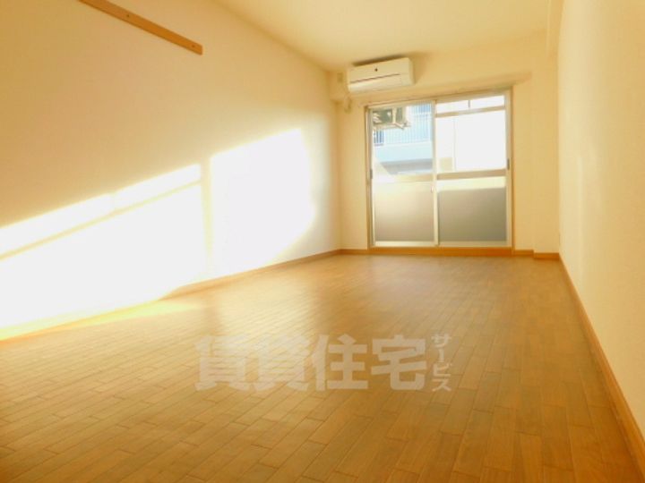 アートプラザ南笠の居間