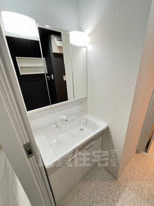 大阪府堺市堺区神明町西1丁の賃貸マンションの内装