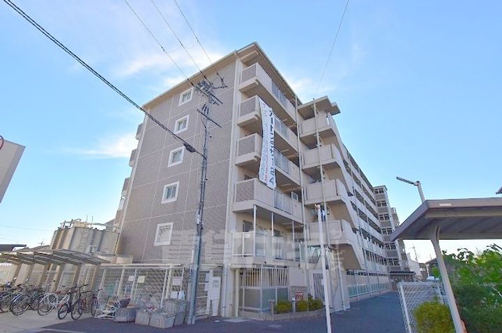 滋賀県草津市野路東4丁目の賃貸マンションの外観