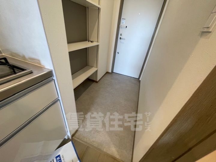 大阪府堺市堺区緑ヶ丘中町1丁の賃貸アパートの玄関
