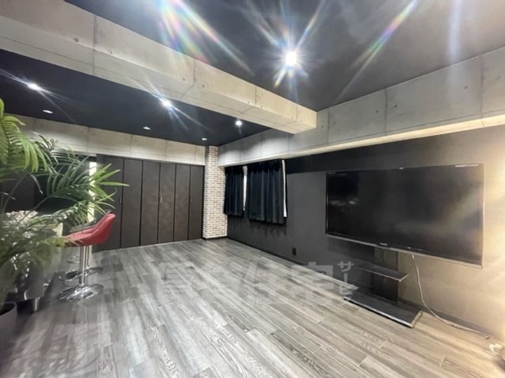 大阪府堺市堺区宿院町西3丁の賃貸マンションの居間