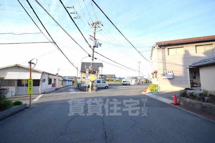 グランドノーブルの周辺