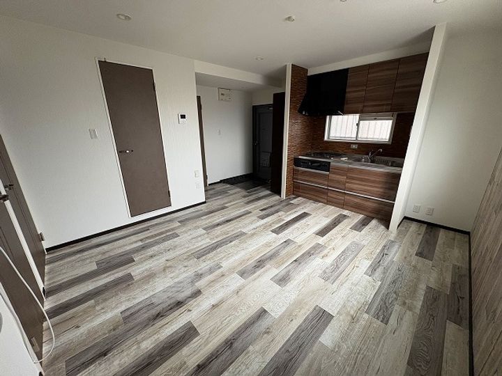 小林マンションの居間