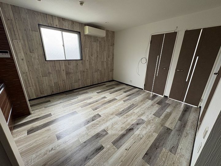 小林マンションの居間