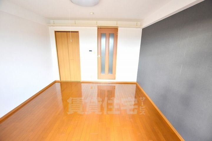 新堂フラットの居間