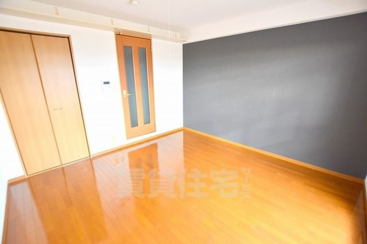 新堂フラットの居間