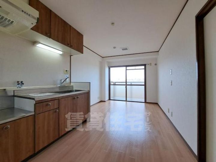 大阪府豊中市南桜塚4丁目の賃貸マンションの内装