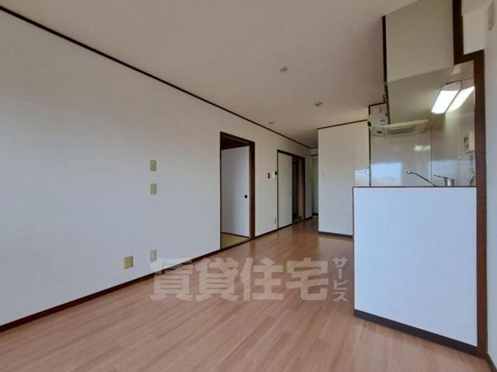 大阪府豊中市南桜塚4丁目の賃貸マンションの居間