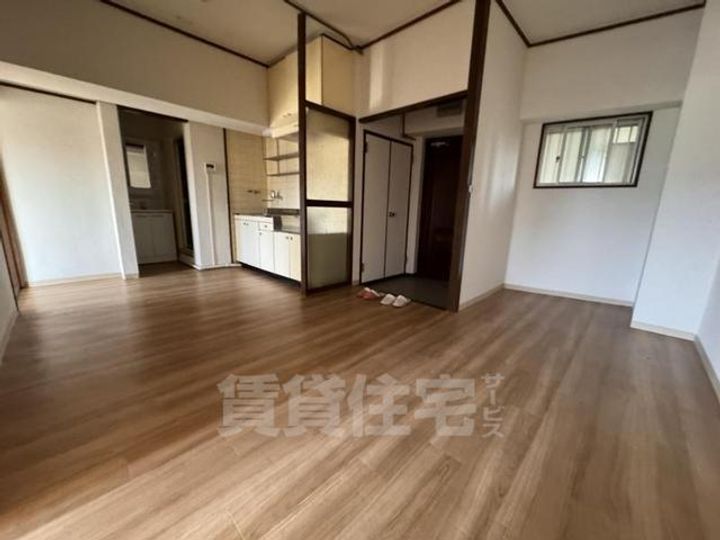 香里コーポ百合の居間