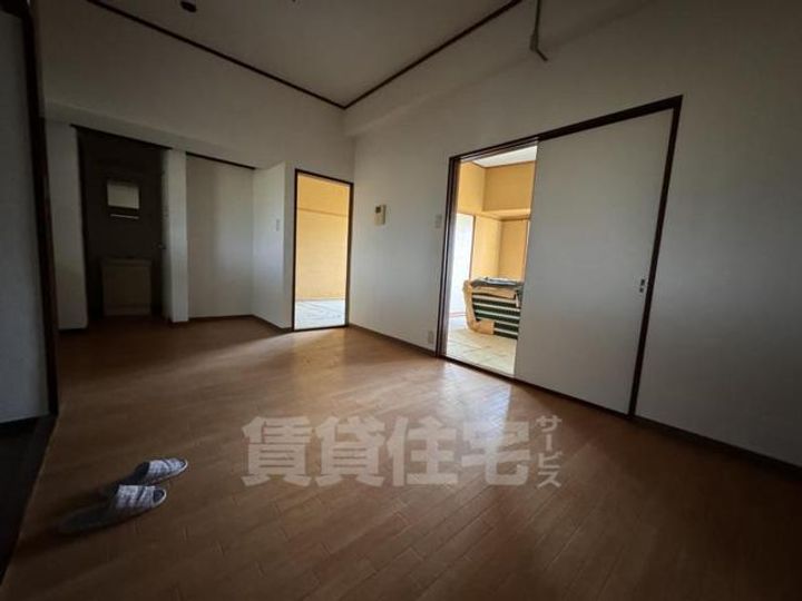 香里コーポ百合の居間