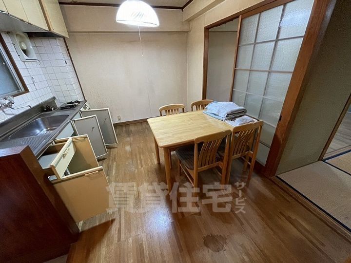 中村マンションの居間