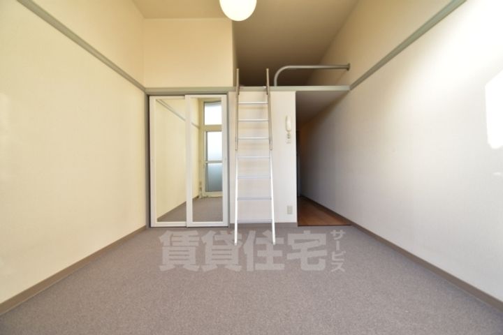 GROWINGの居間
