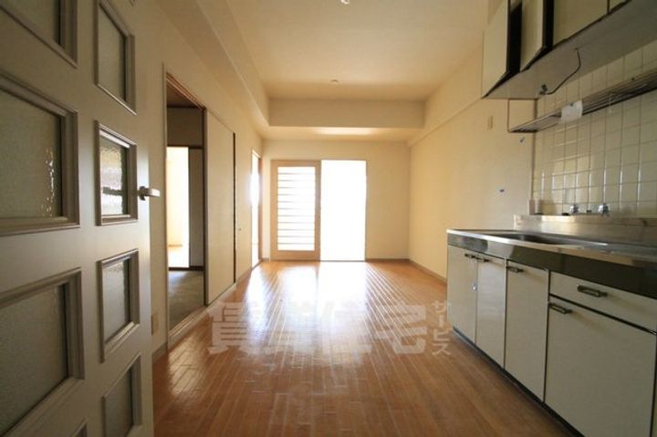 SUNミネマツの居間