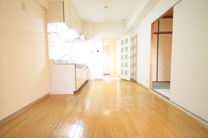 SUNミネマツの居間