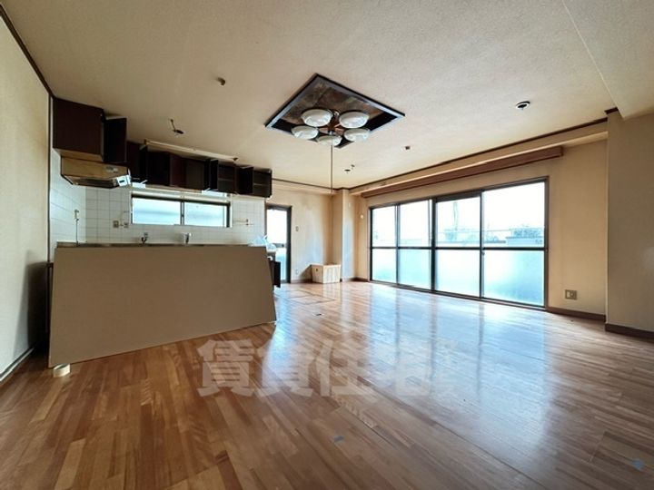 大阪府大阪市住吉区我孫子東2丁目の賃貸マンションの居間