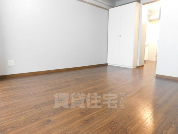 カルテットKOBORI A棟410の居間