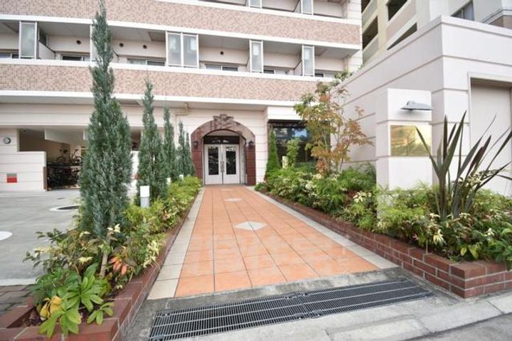 アリビオ立花2の玄関