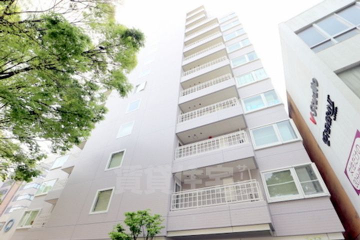 パインフィールド御池の外観