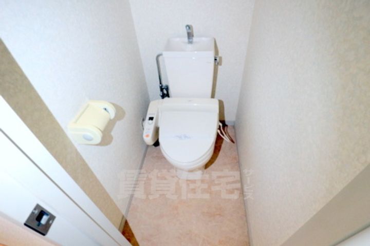パインフィールド御池の玄関