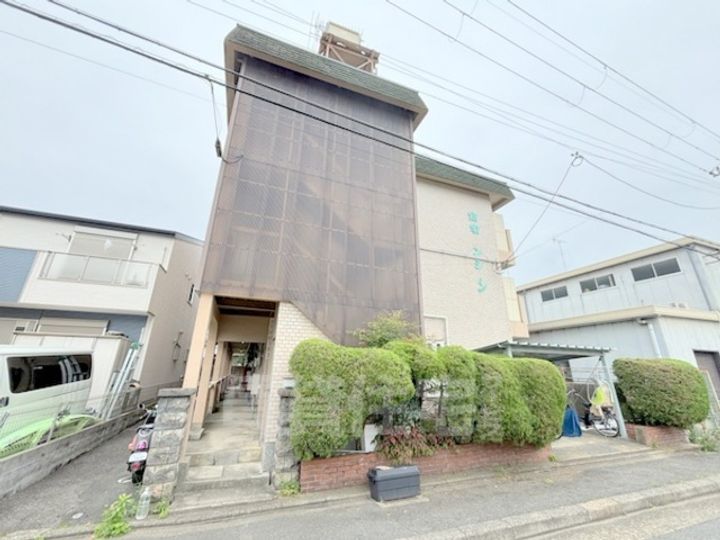 富家マンションの外観