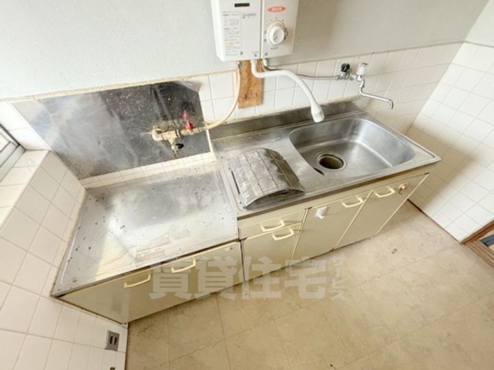 富家マンションのキッチン