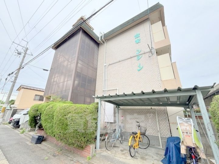 富家マンションの外観