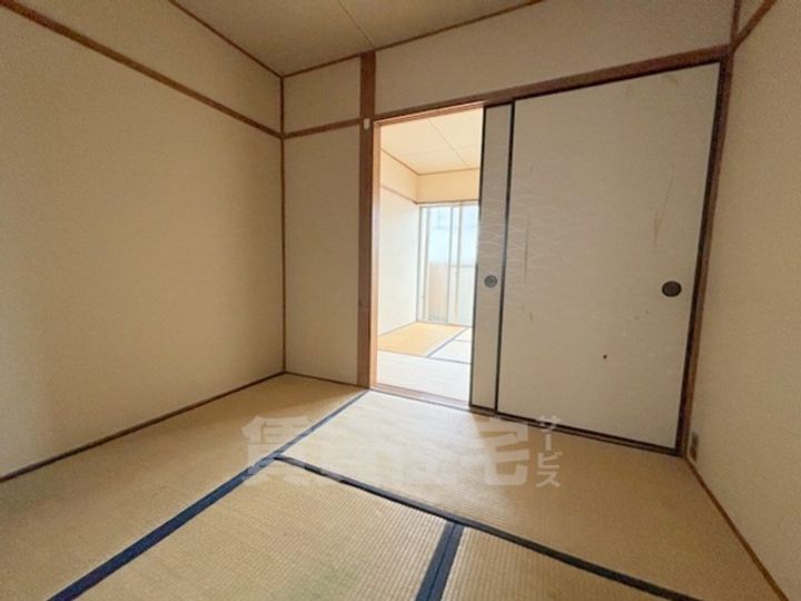 富家マンションの居間