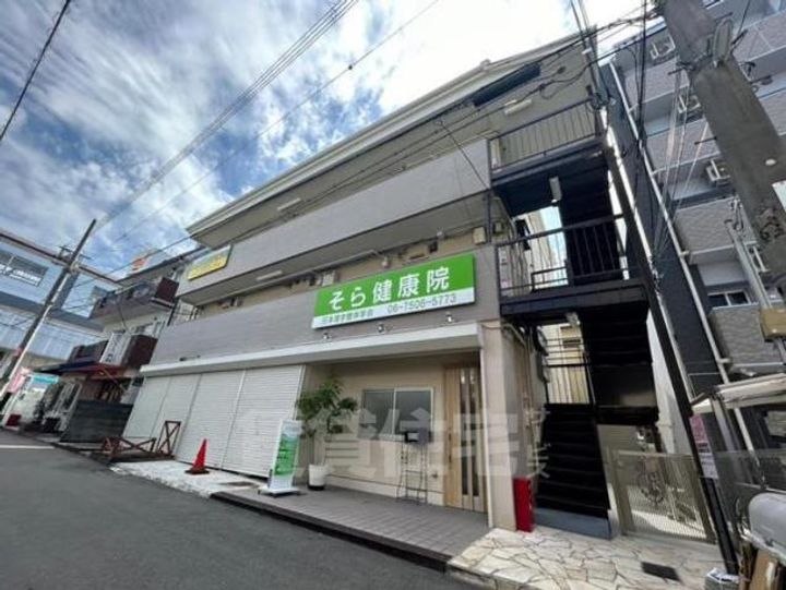 亀岡マンションの外観