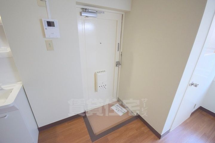 羽曳山第二サンハイツの玄関