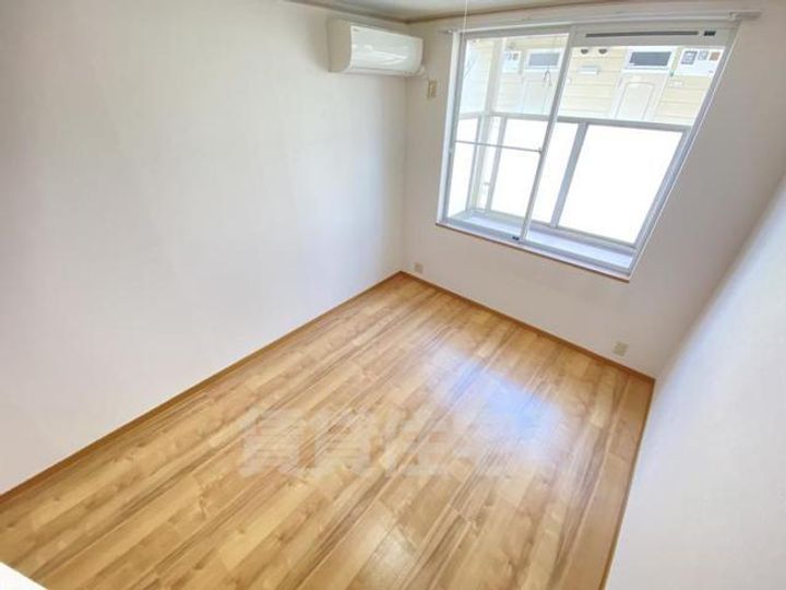 エステートピア2の居間