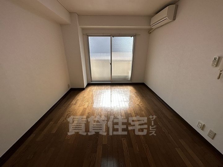 フロントリバー東難波の居間